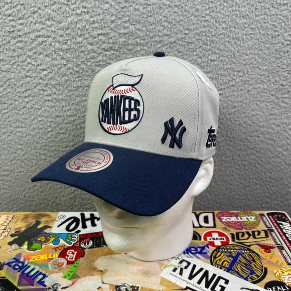 New York Yankees Mitchell & Ness Topps Pro Pinch Fit Cap Snapback - Picture 1 of 7